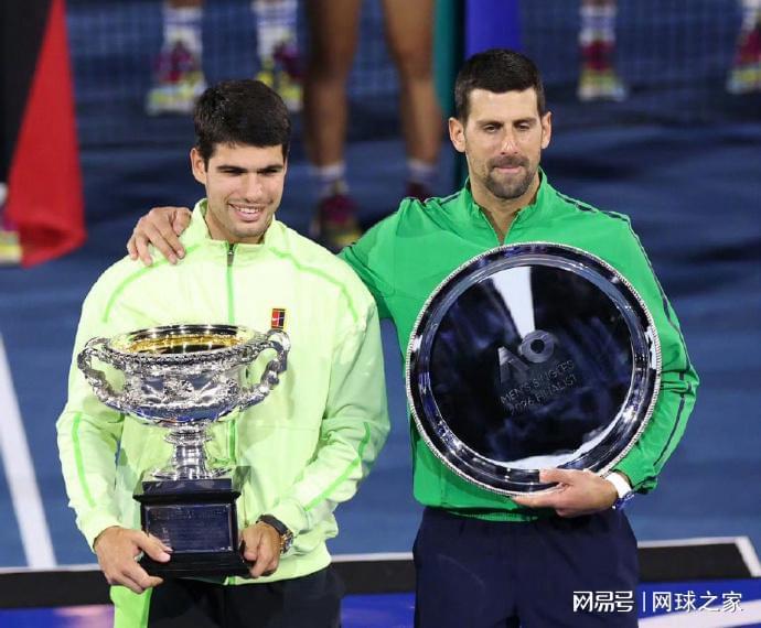 新华社罕见撰文焦科维奇没输,法大炮自伤退赛,王炸组合抢十胜