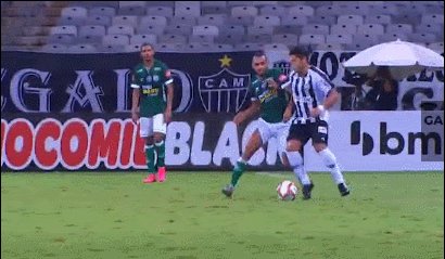 开云登录入口地址-浩克回归巴西首秀助攻塔神 横行赛场撞飞对手5米