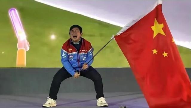开云登录入口地址-从学徒到冠军，张雪机车如何横扫世界顶级赛事！